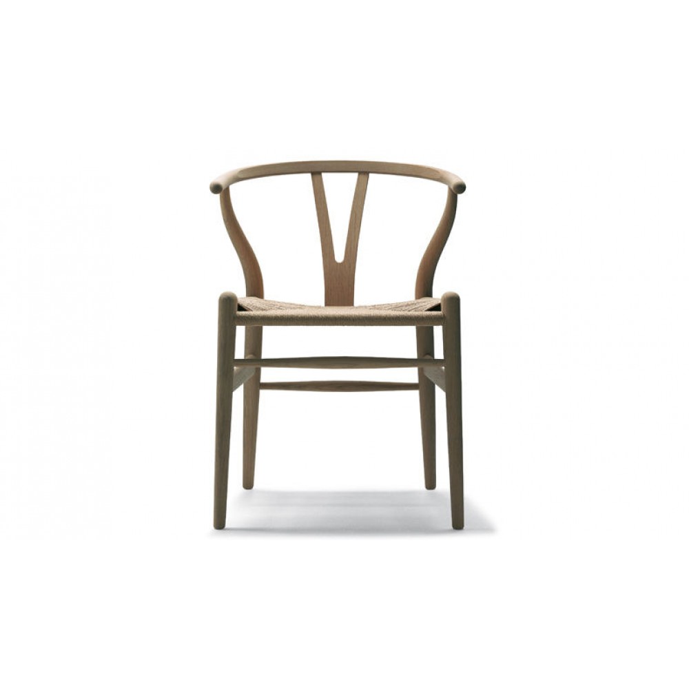 arredo-dal-pozzo-arredare-casa-in-stile-nordico-con-carl-hansen-&-son-sedia-ch-24-wishbone-chair.jpg